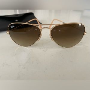 Ray Ban Aviator Sunglasses
Matte Gold RB3025 112/85…